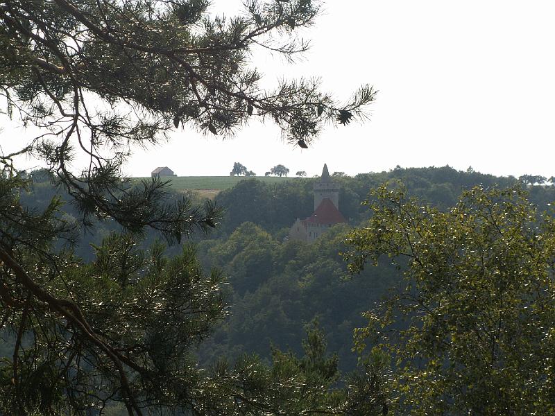 pict1889.jpg - Kokořín ze skal nad kempem