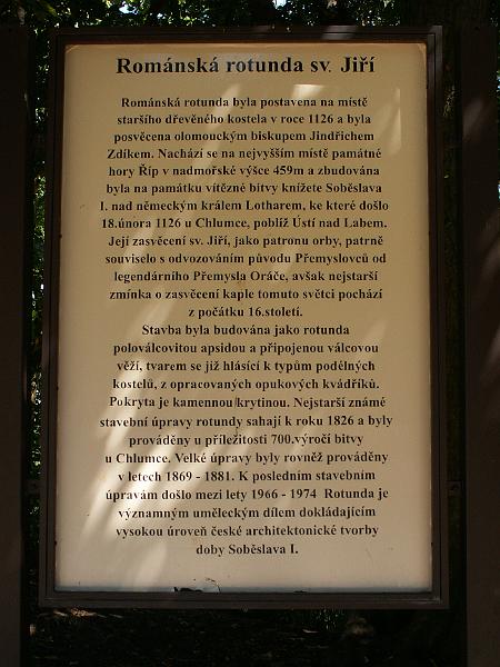 pict2029.jpg - Říp - románská rotunda sv. Jiří