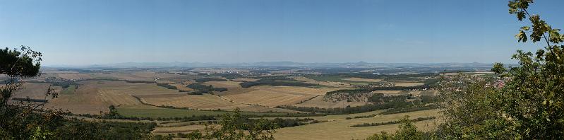 rip_stredohori_pano.jpg - Říp - české středohoří